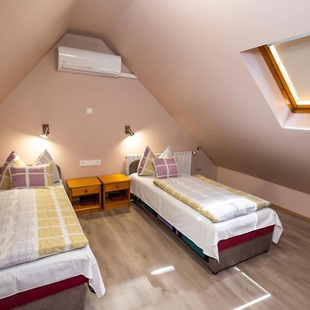 Cecey Apartman Eger Eksteriør bilde