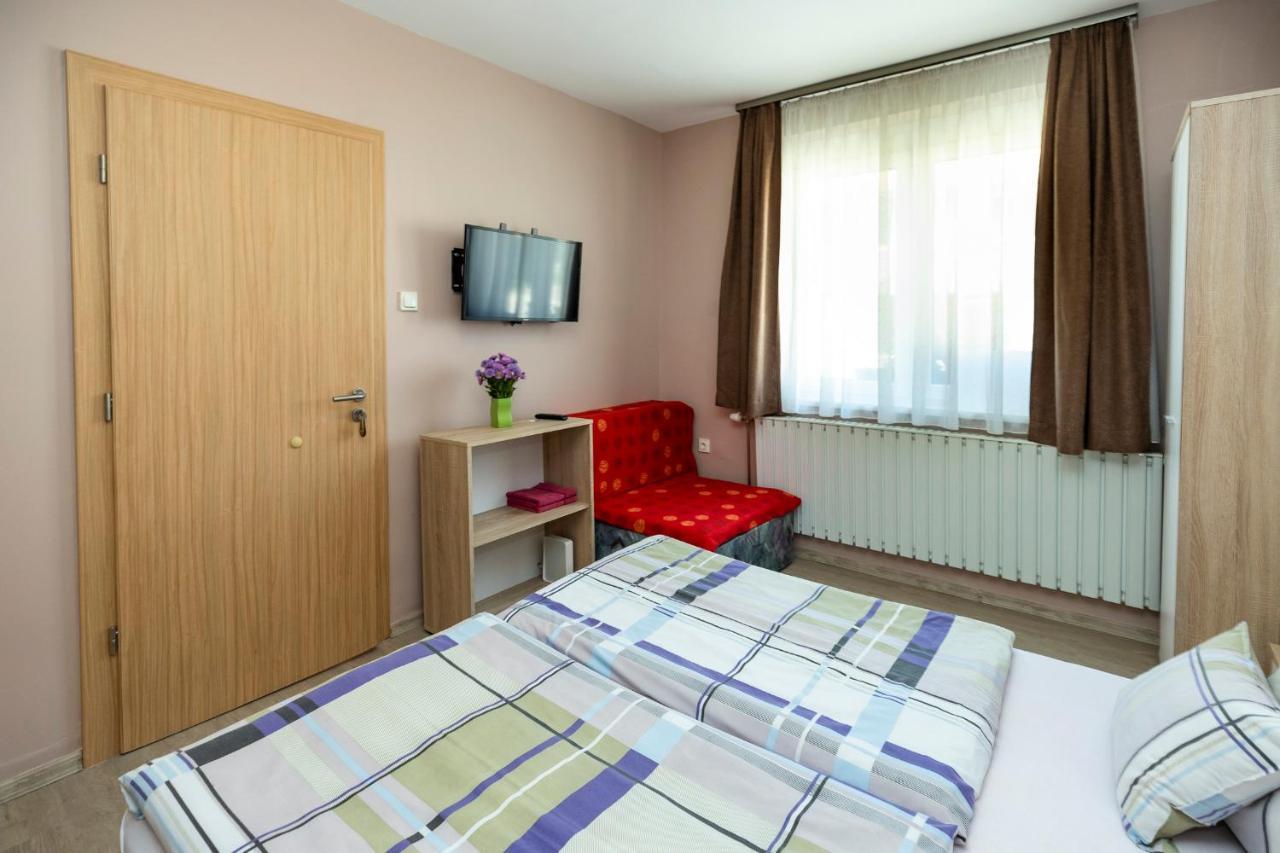 Cecey Apartman Eger Eksteriør bilde