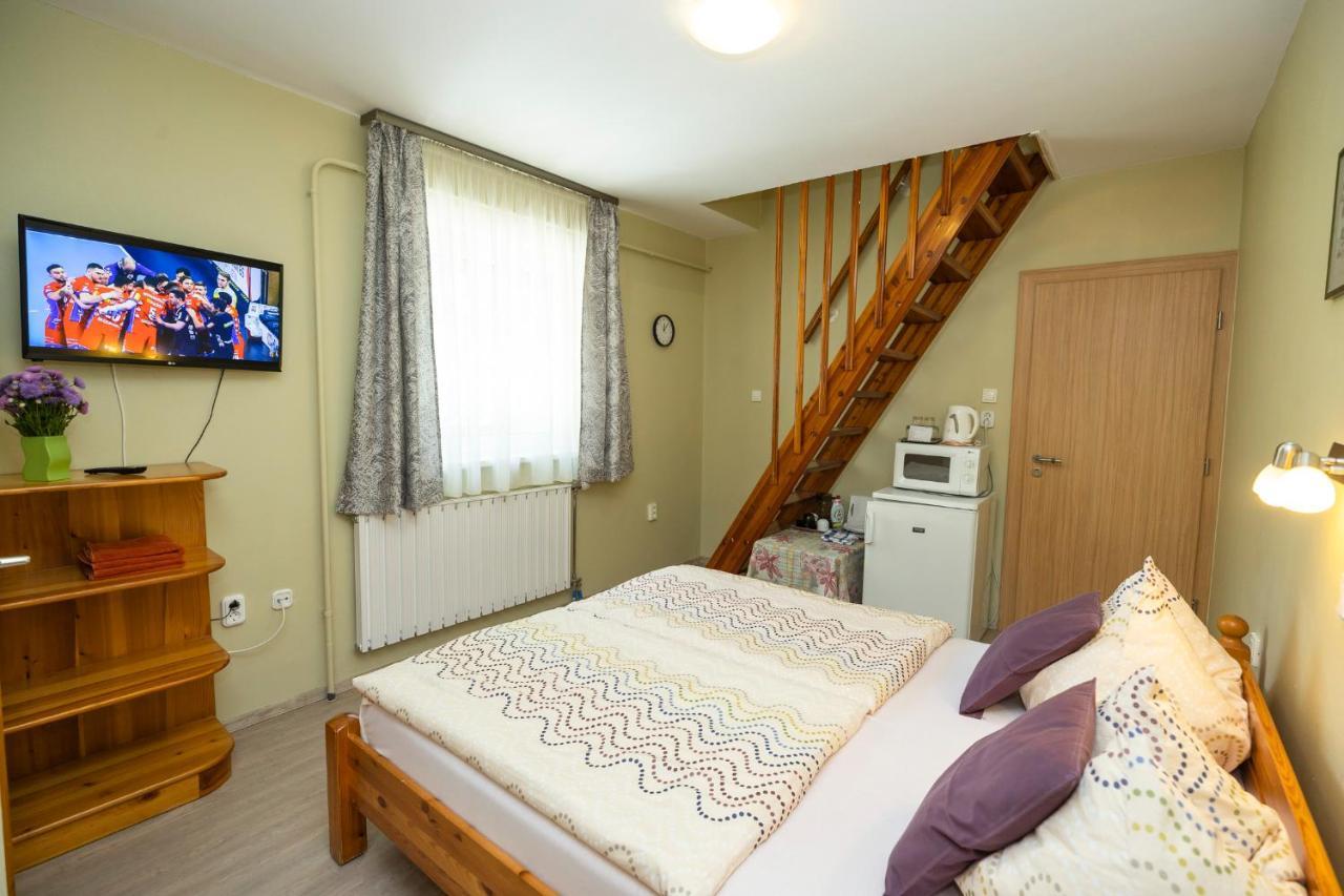 Cecey Apartman Eger Eksteriør bilde